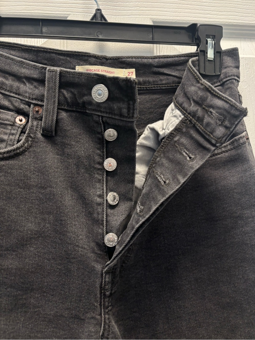 Levi’s Ribcage Straight Button Fly High Waist Black Denim Jeans Size 27 - Picture 5 of 11